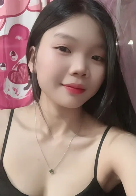 Mina from Vietnam, one of the people you could meet on imetzu